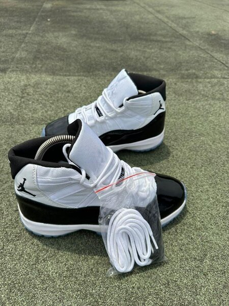 Jordan 11