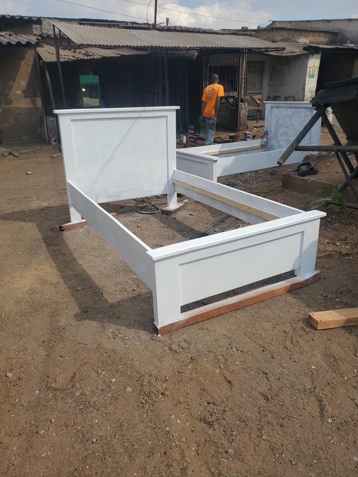 Beds with head with large headboards