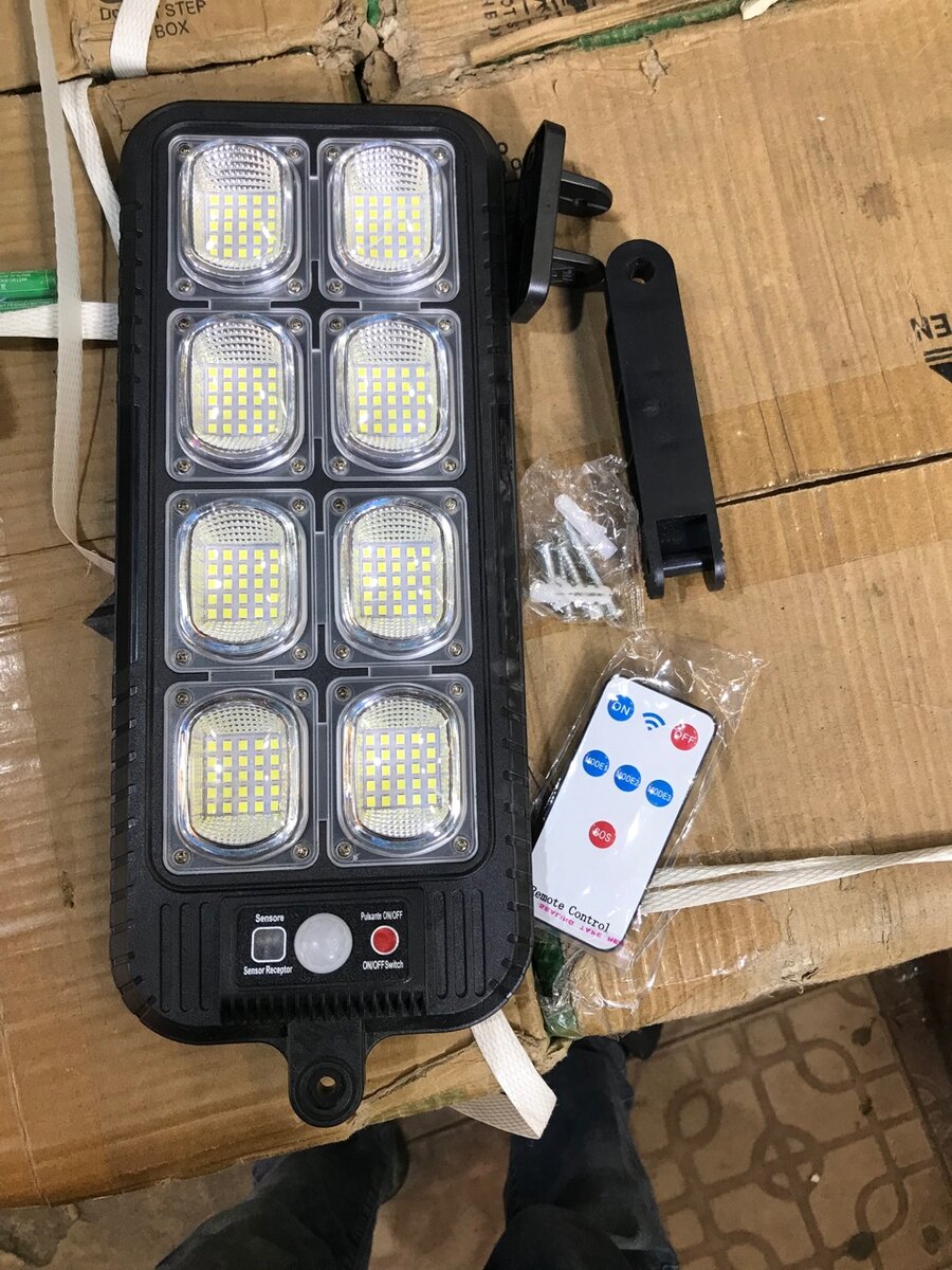 Mini lampadaire solaire