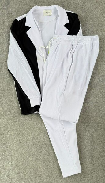 Costume de sport élégant