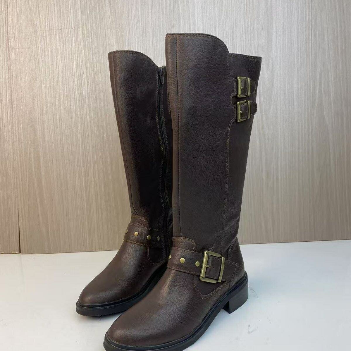 Кожаные сапоги для милых дам