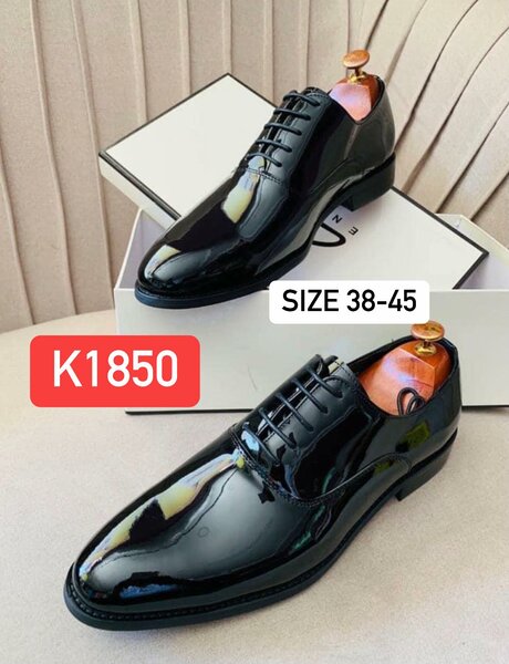 Top quality smart shoes available 