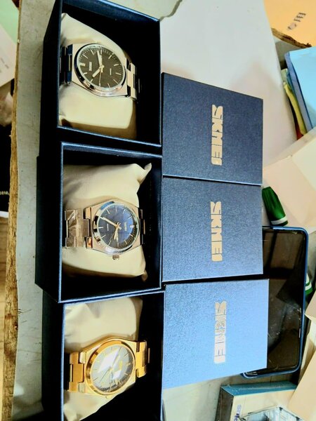 Montre HOMME ET FEMME SKMEI