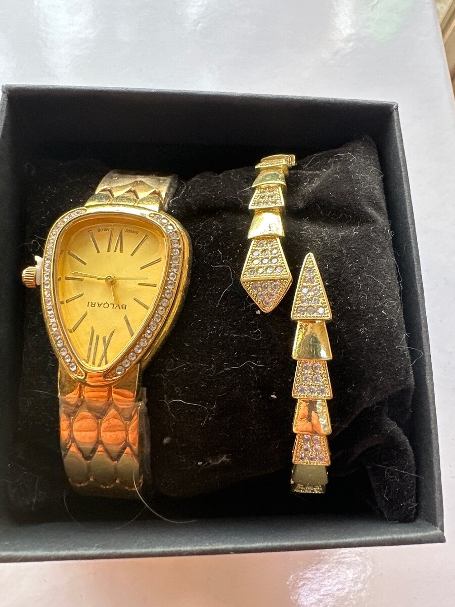 Дубайские часы