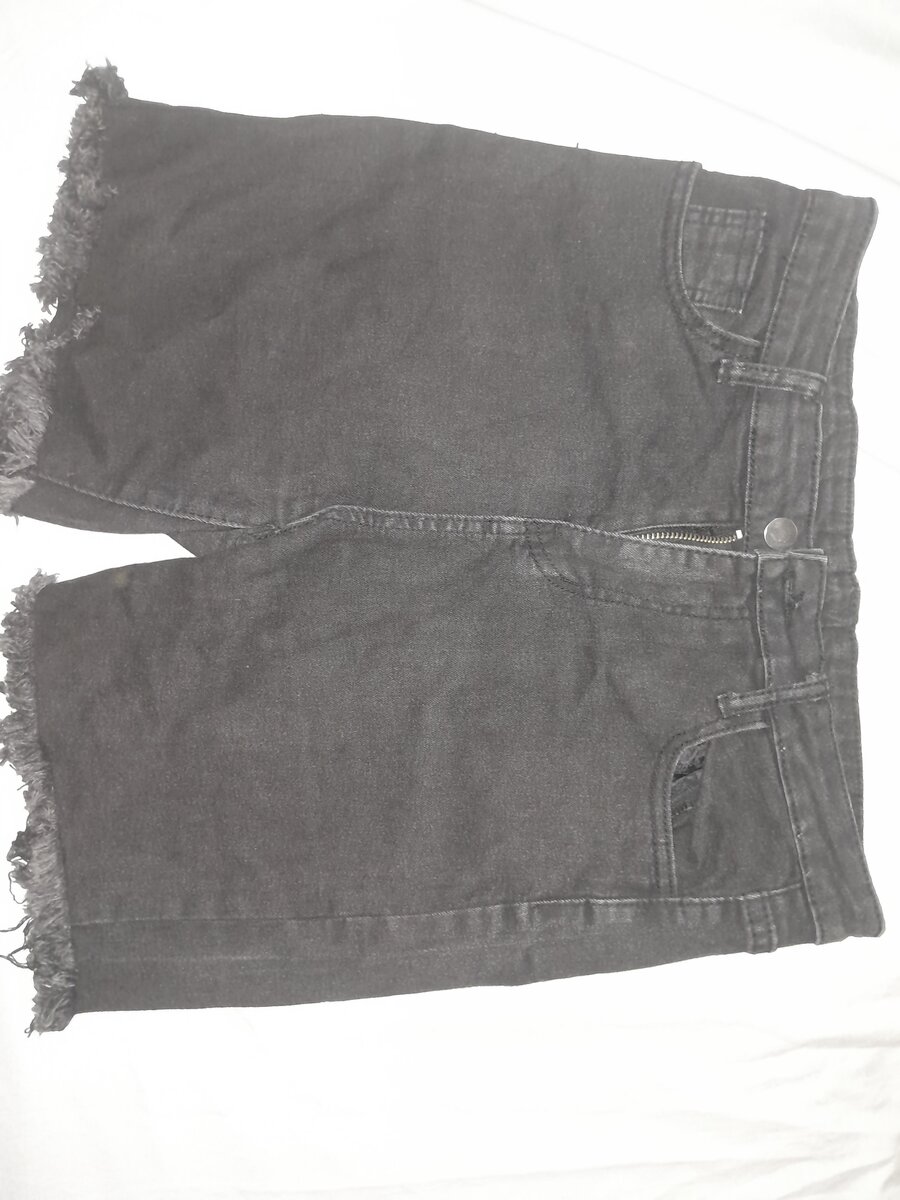Short en jean noir tendance