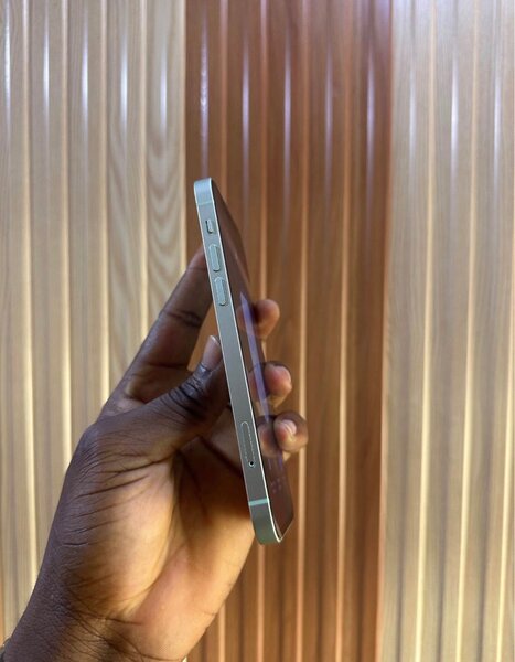 iPhone 12 64GB Mint Condition