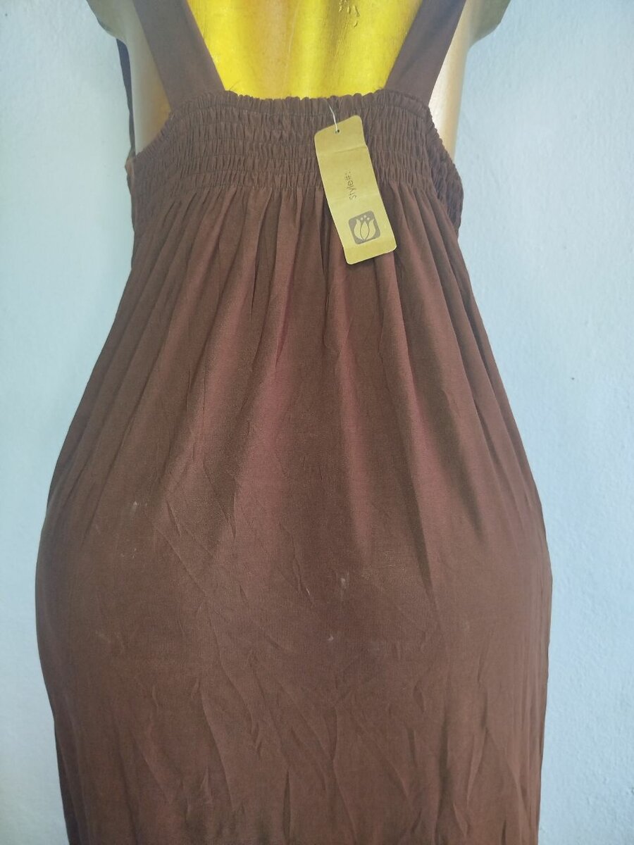 Robe Longue Évasée Sans Manches