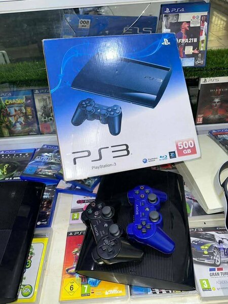 Console PlayStation 3 500 Go avec Manettes