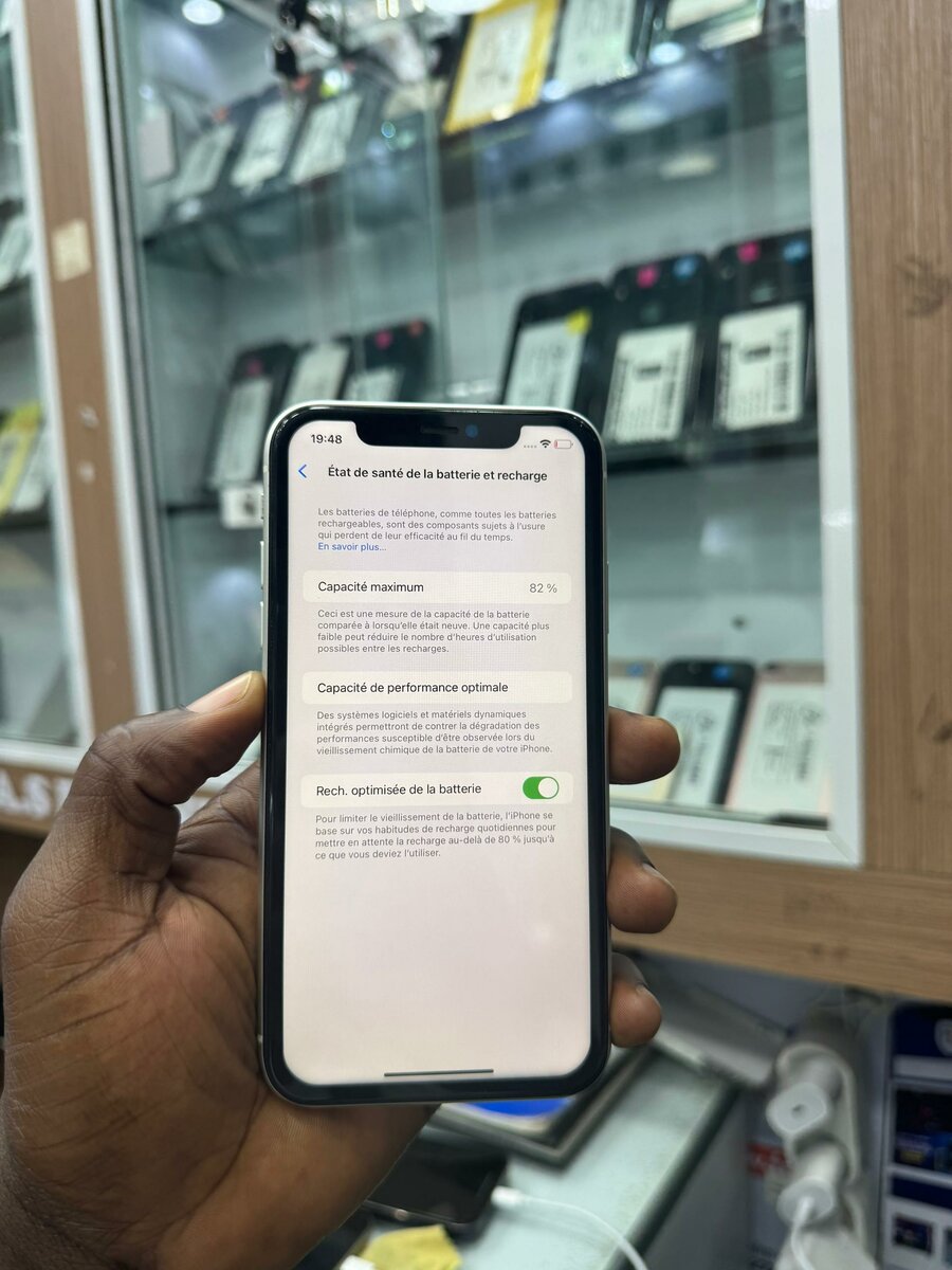iPhone 11 simple 64Go  Tout es