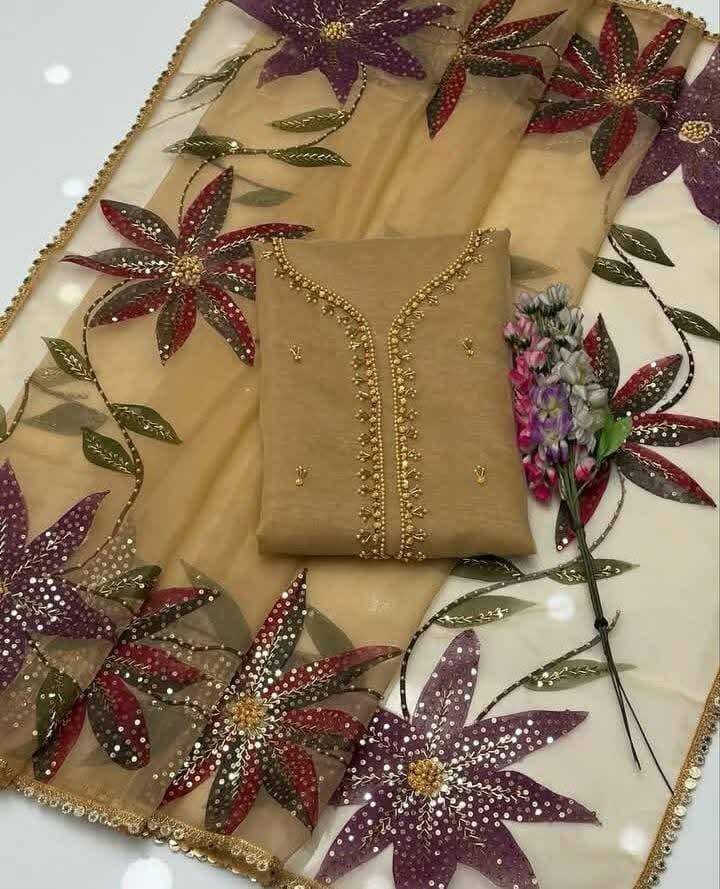 Ladies suit