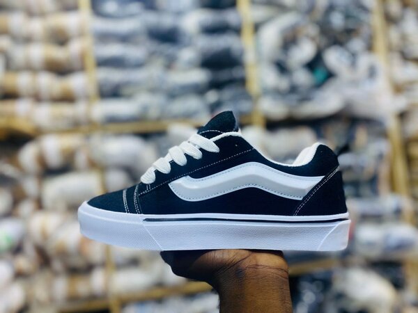 Vans Knu