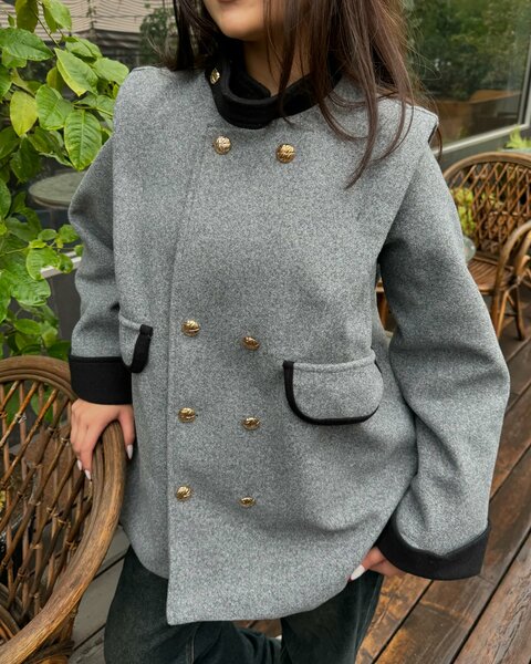 Женское короткое пальто