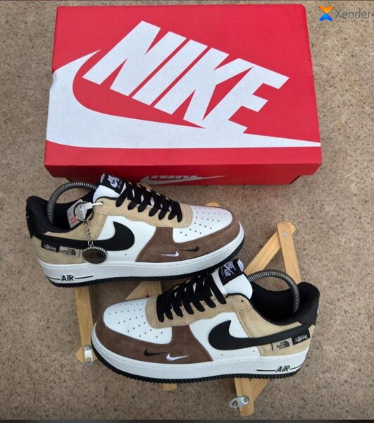 Nike Air Force 1 Sneakers
