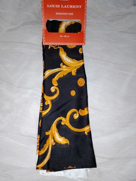 Écharpe en soie élégante