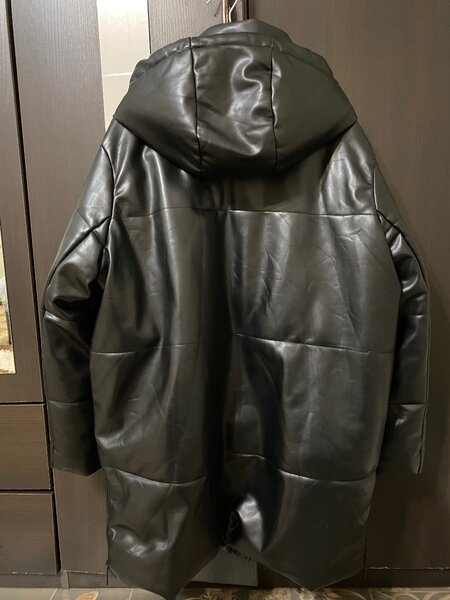 Куртка ZARA(эко кожа ) в хорошем качестве