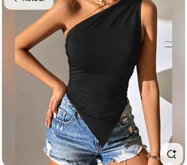 Top asymétrique noir élégant