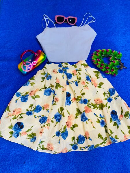 Ensemble Top et Jupe Fleurie