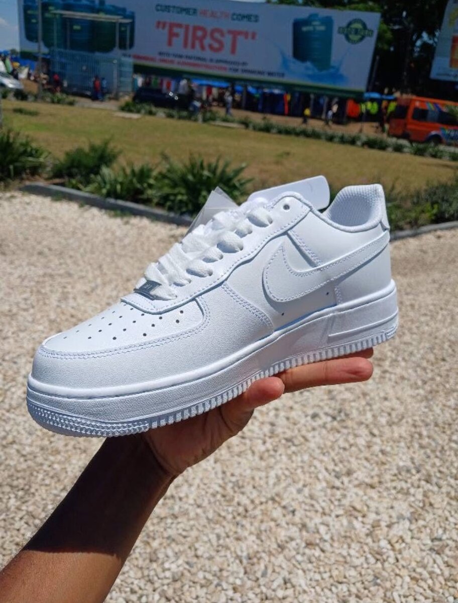 NIKE AIR FORCE