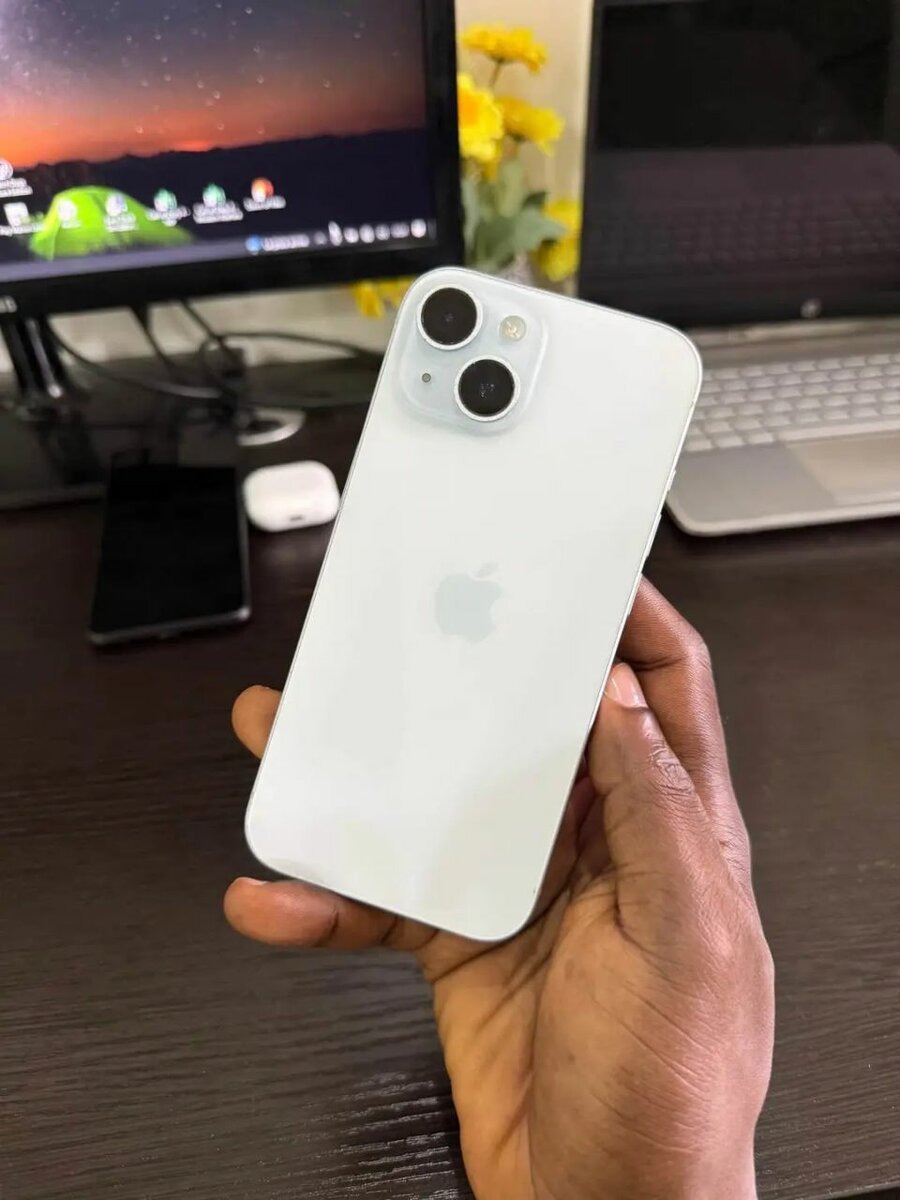 iPhone 15 simple Blanc 128 Go