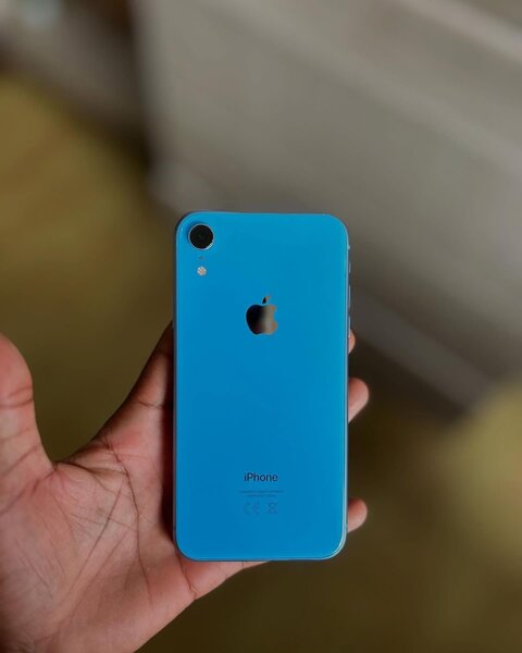 iPhone XR bleu déverrouillé