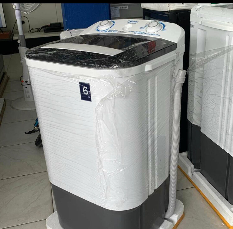 Machine à laver semi-automatique