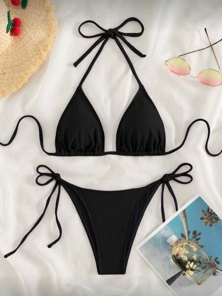 Bikini noir triangle séduisant