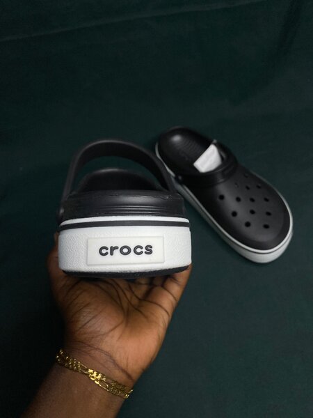 OFF COURT CROCS