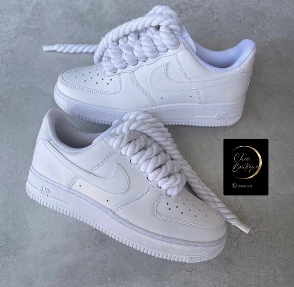 Basket air force Nike avec carton