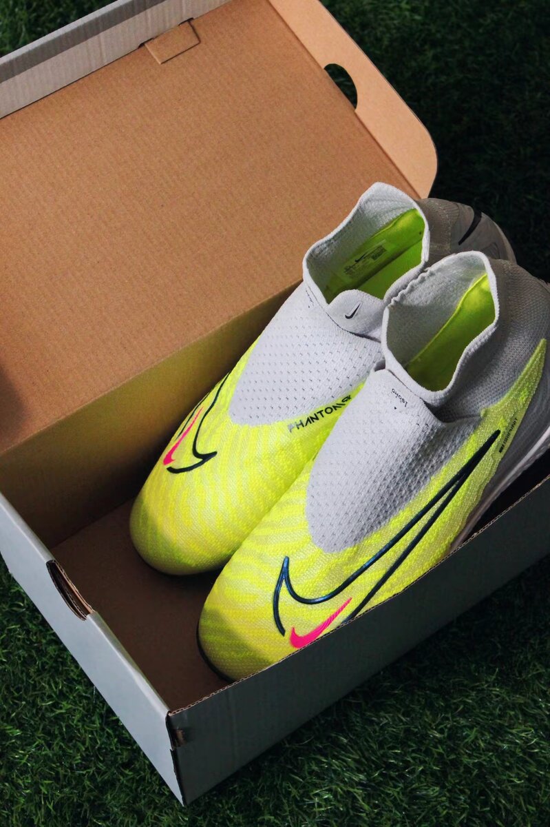 Nike Gripknit Phantom GX Elite FG Astro turf- Luminous Pack