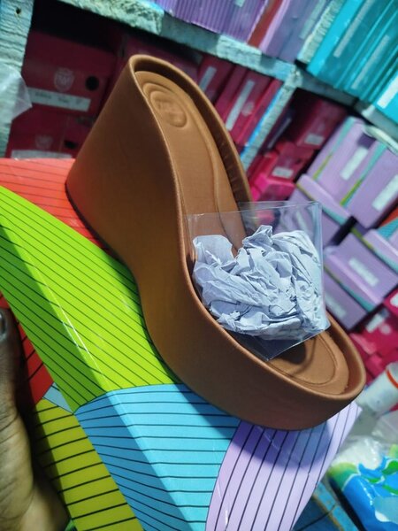 Sandales compensées confortables