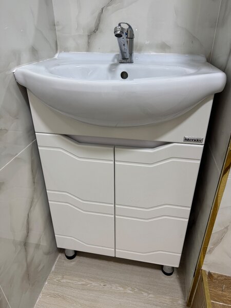 Раковина с тумбой