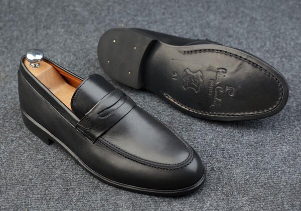 Mocassins en cuir noir
