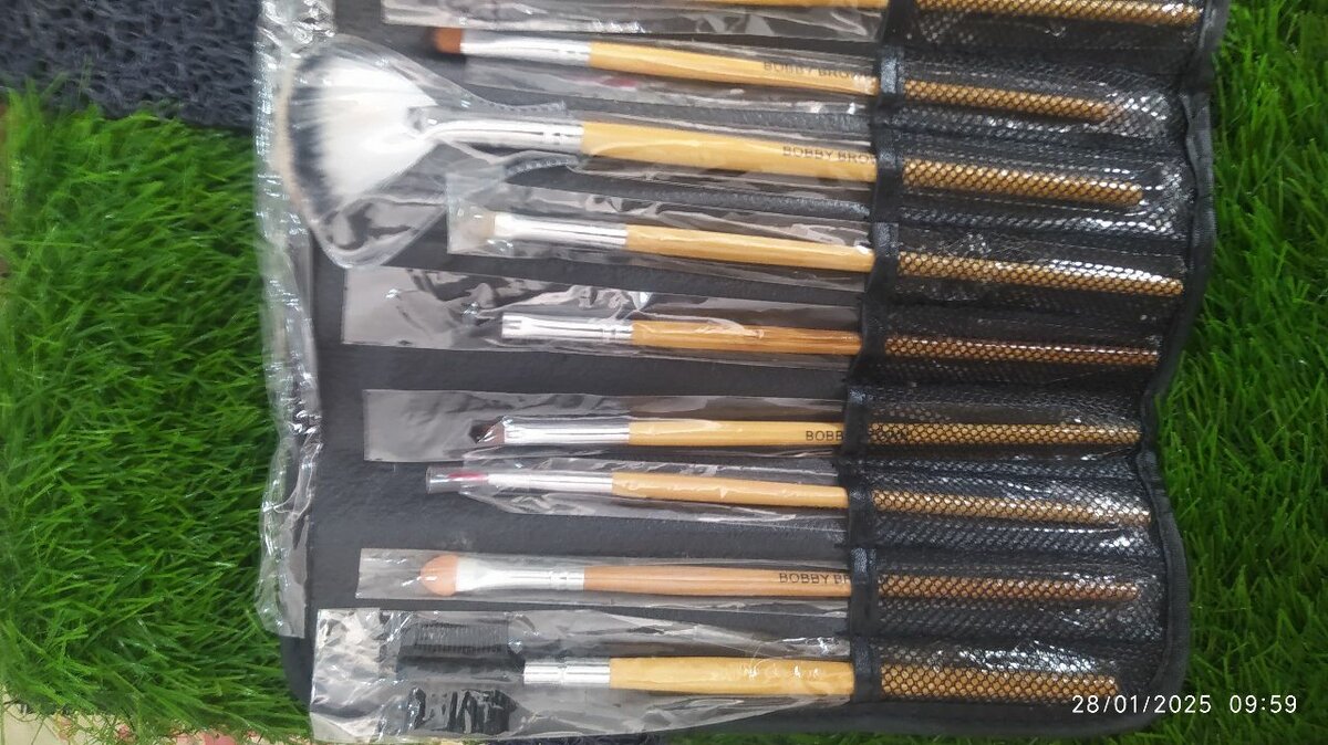 Makeup brushes