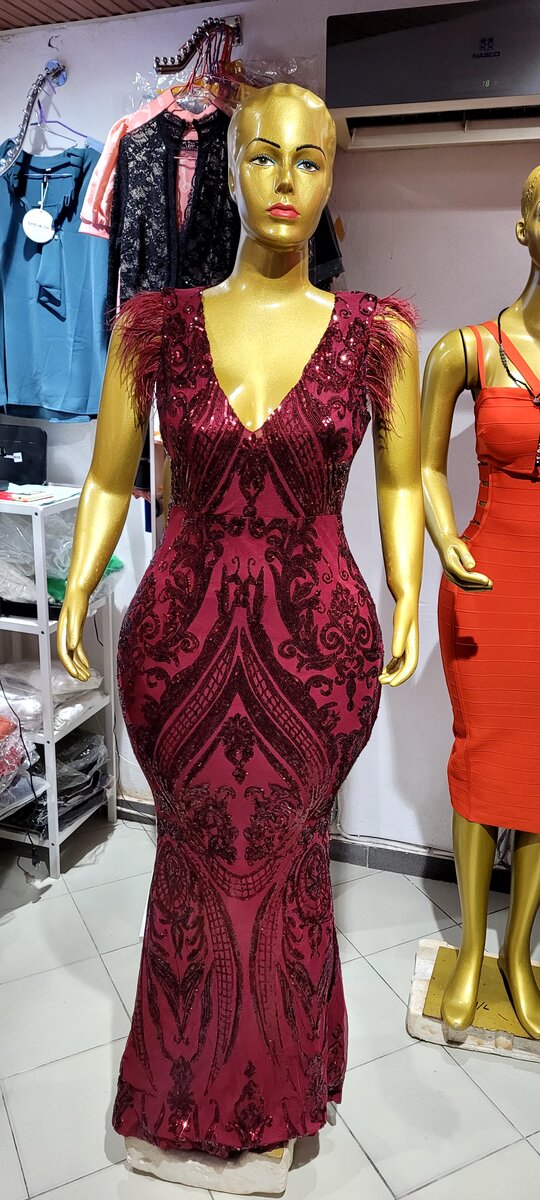 Robe longue élégante à sequins