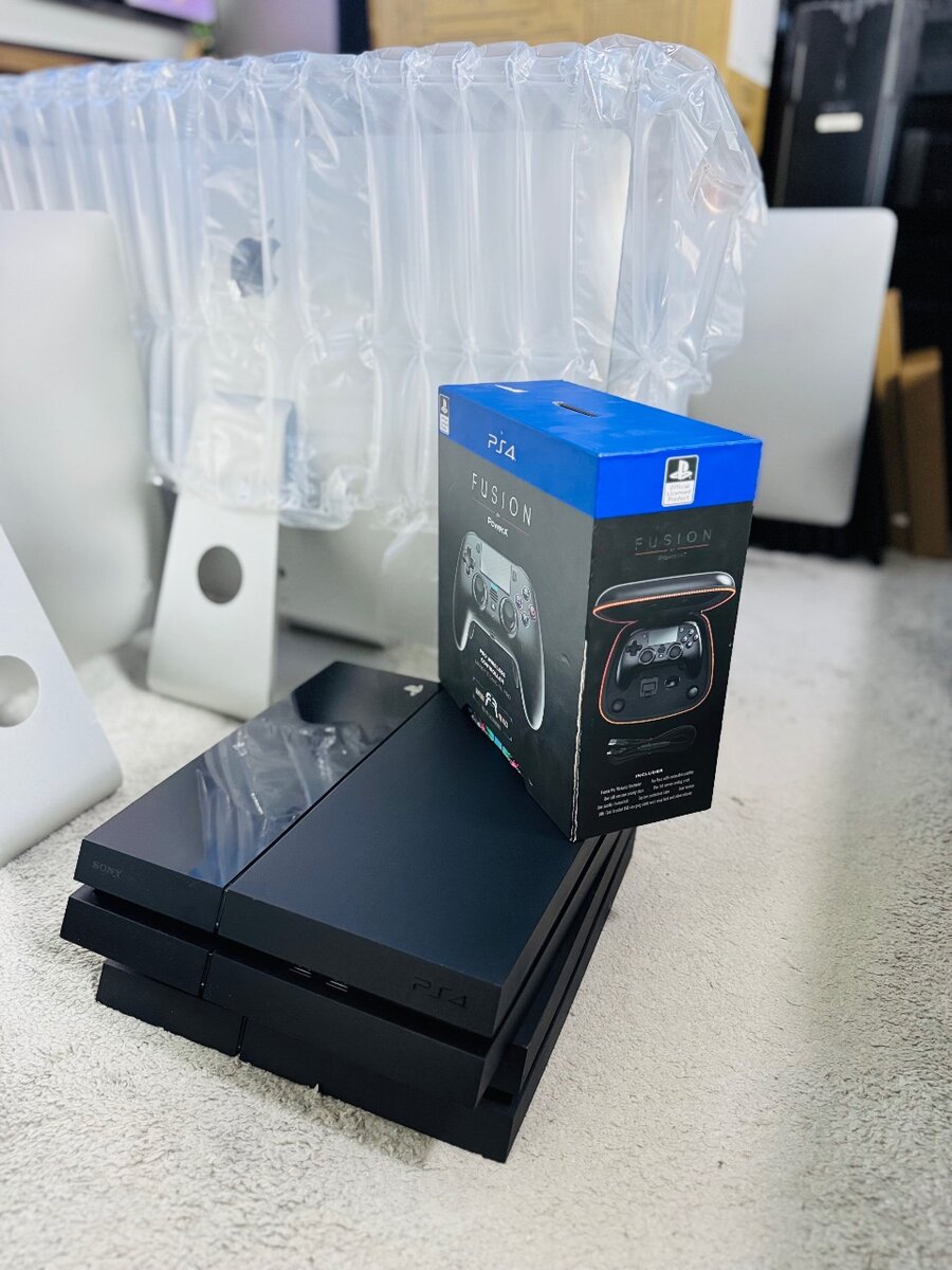 PS4  with New Fusion Pro Controller with Games