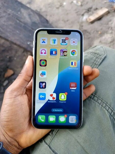 iPhone 12 simple