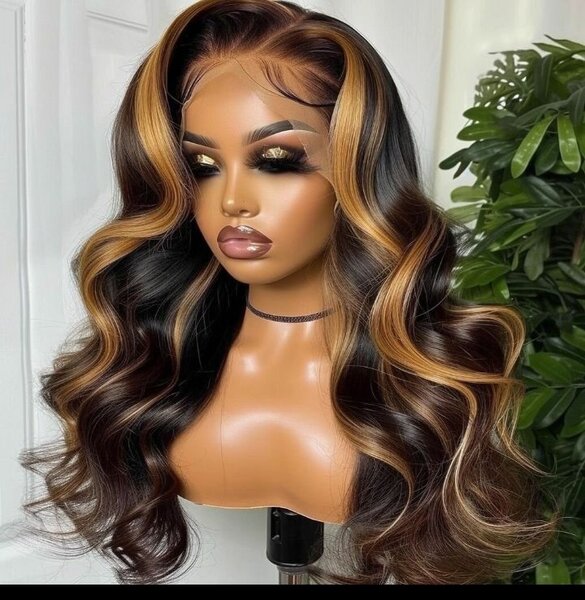 Perruque brune corps vague