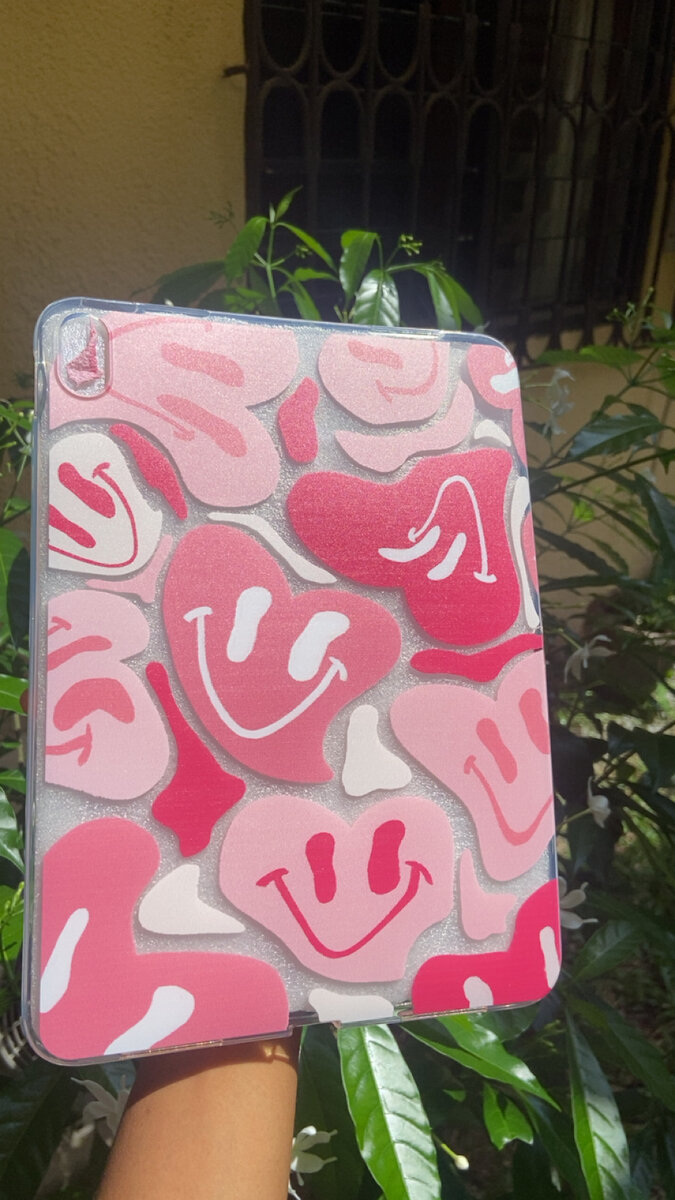 Coque iPad 10th Rose Smiley