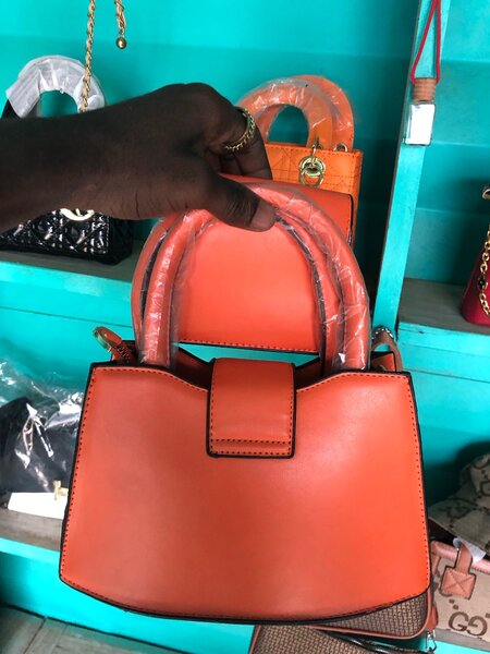 Sac à main orange élégant