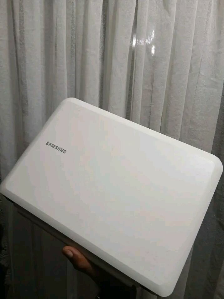 Samsung Laptop Compact et Puissant