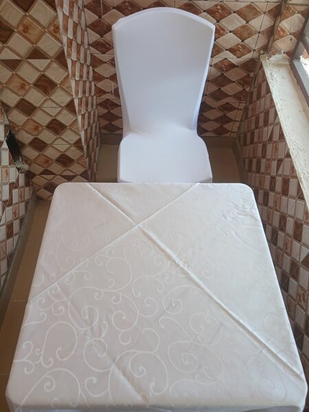 Housse et nappes de table