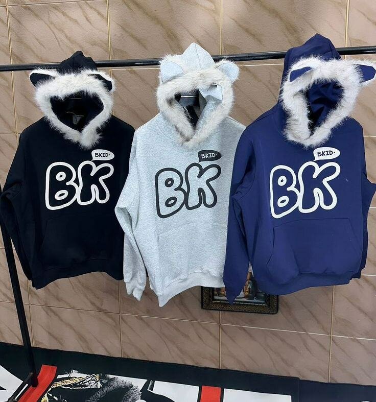 Sweat à capuche motif unique