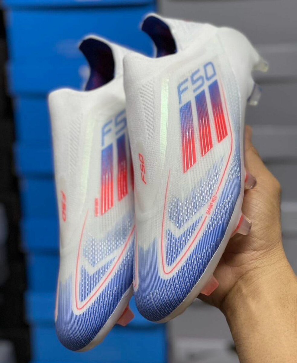 Paire de magre Adidas FSD