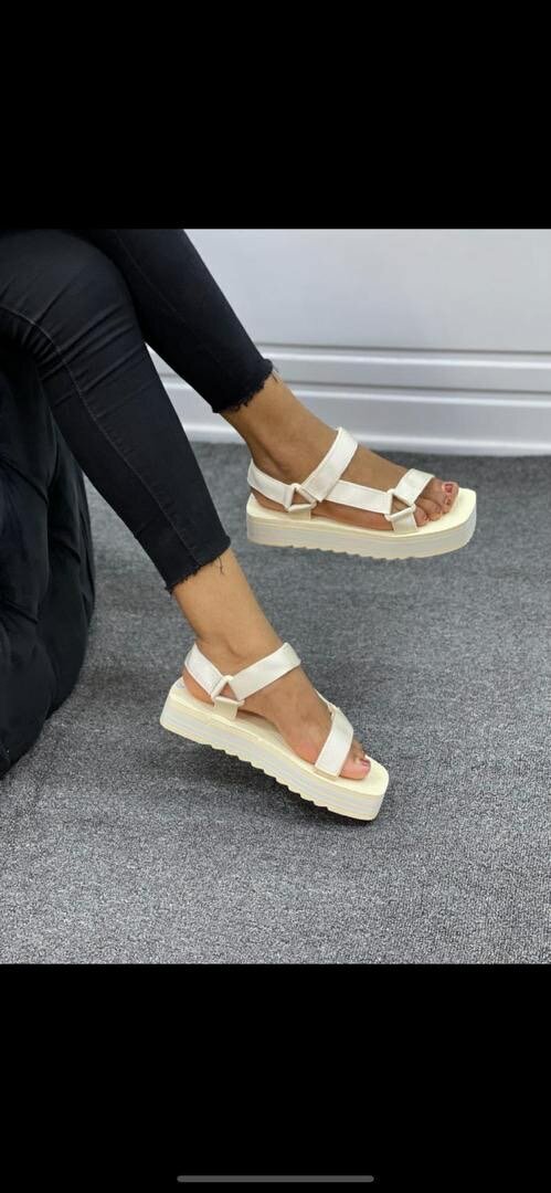 Platform sandles