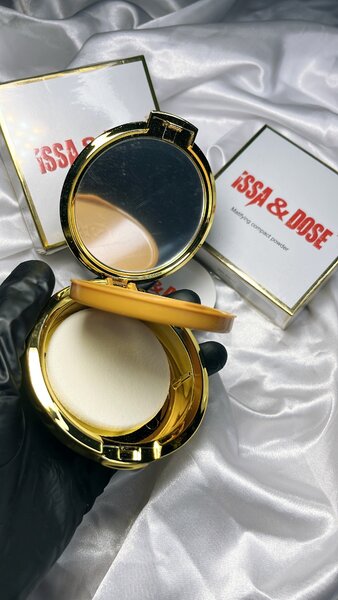 Poudre compacte ISSA&DOSE