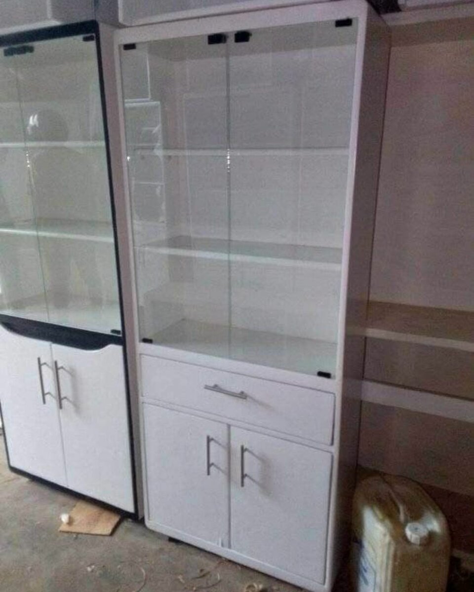 Vitrine en verre moderne