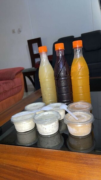 Jus naturels et yaourt variés