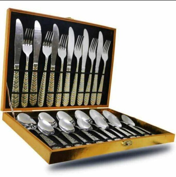 Ensemble de 24 COUVERTS