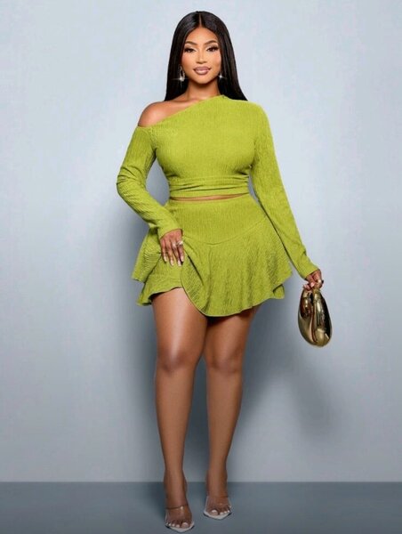 Robe asymétrique verte élégante