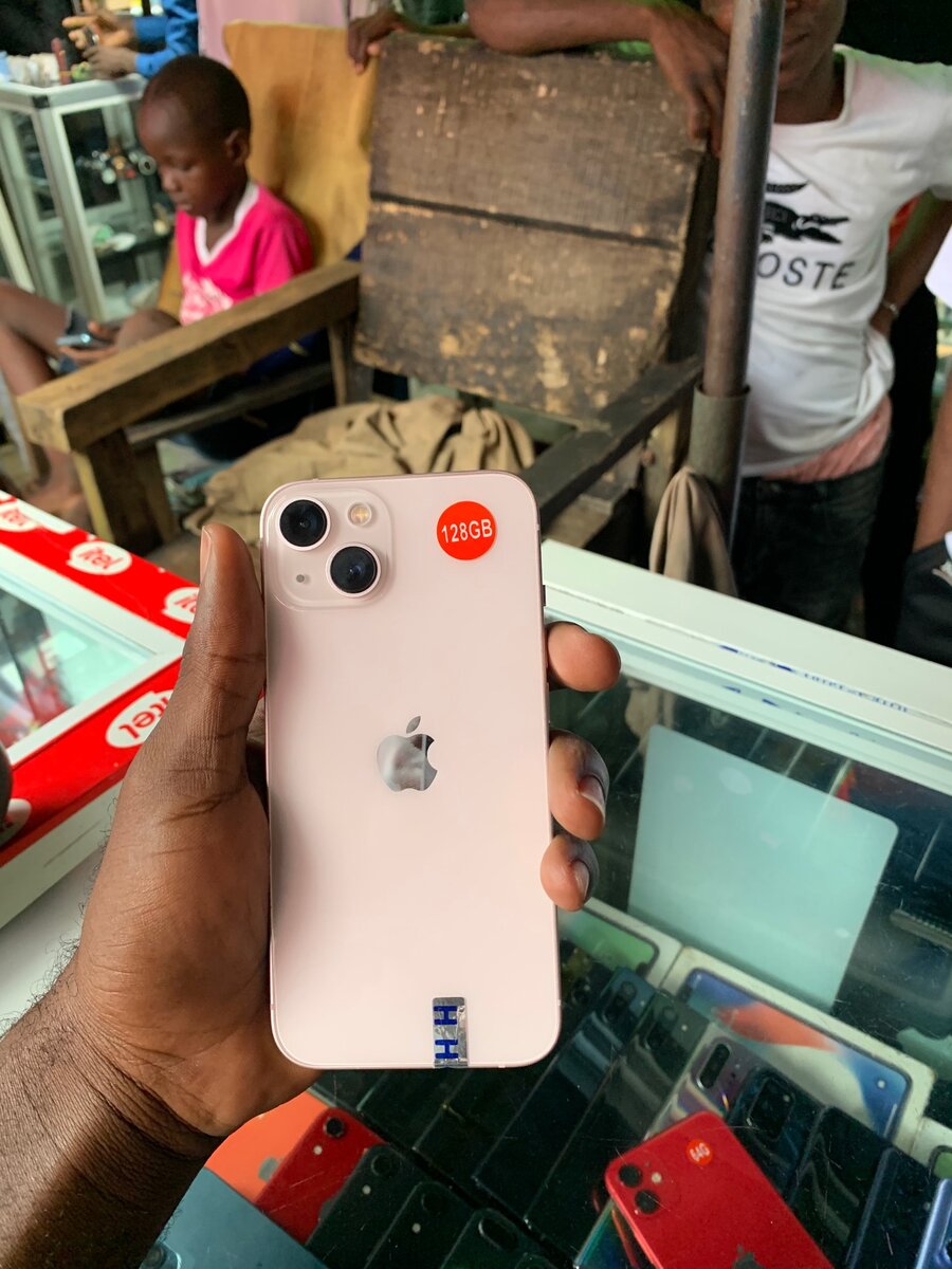 iPhone 13 simple rose